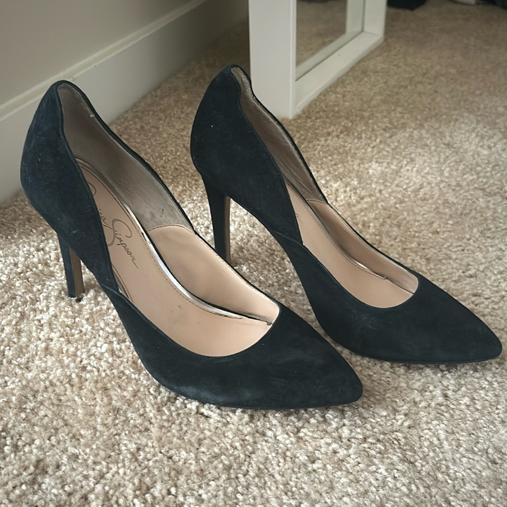 Black Pumps